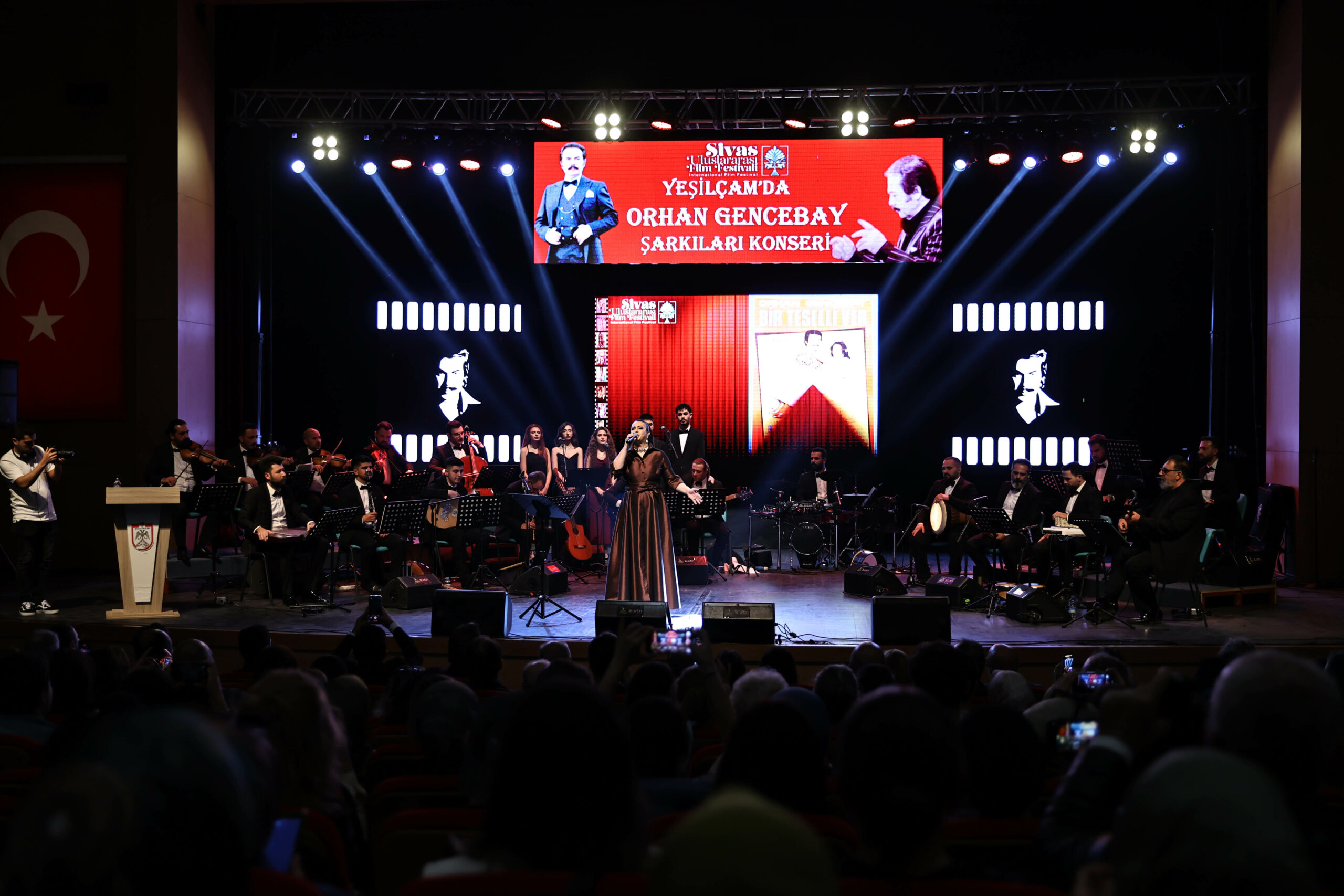 Yeşilçam’daki Orhan Gencebay Şarkıları Sivas’ta Yankılandı.
