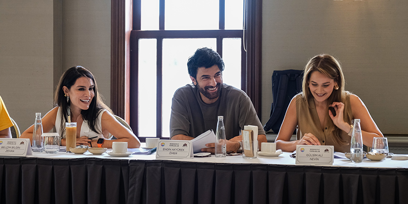 Bereketli Topraklar Dizisinin Kadrosu Okuma Provasında Buluştu