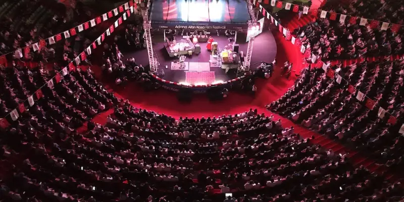 Adana Altın Koza, emeğe ödüllerle başladı