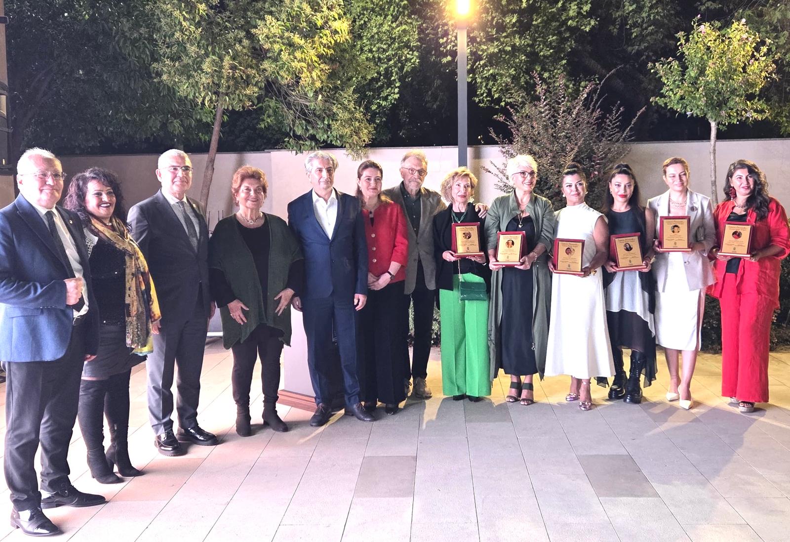 Kendi Ruhunun İzini Sürmek İsteyenlere: ‘İzlerin Ötesinde’