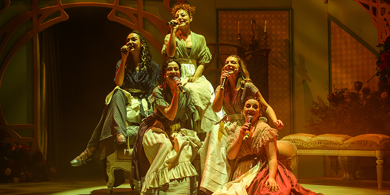 Gurur ve Önyargı* (*Gibi Bir Şey) Yeni Sezonun İlk Gösterisiyle Tiyatroseverlerle Buluşuyor