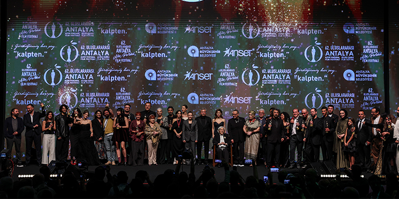 Altın Portakal’in Galibi “Tavşan İmparatorluğu”